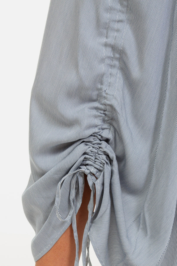 Rochie lungă pentru gravide în dungi cu șnururi