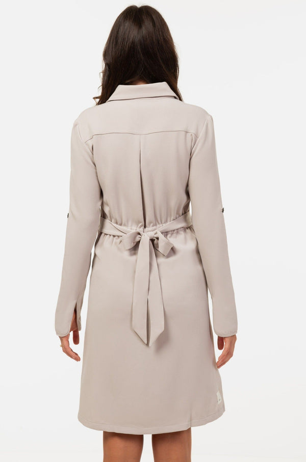 Rochie-cămașă pentru gravide și alăptare din material texturat – bej deschis