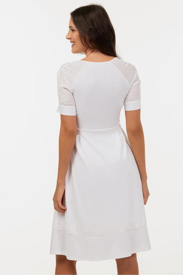 Rochie albă pentru gravide și alăptare cu element transparent