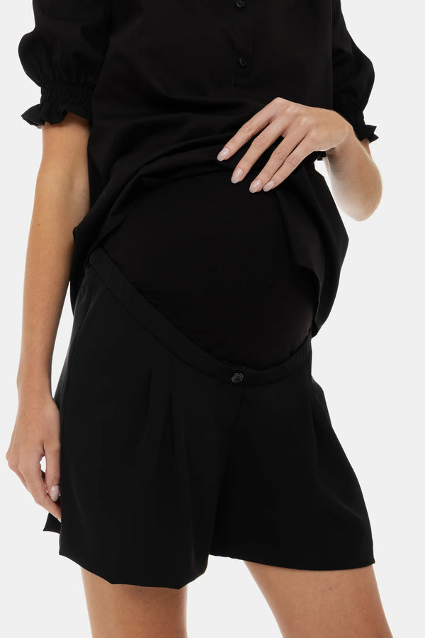 Pantaloni scurți pentru gravide cu pliseuri – negri