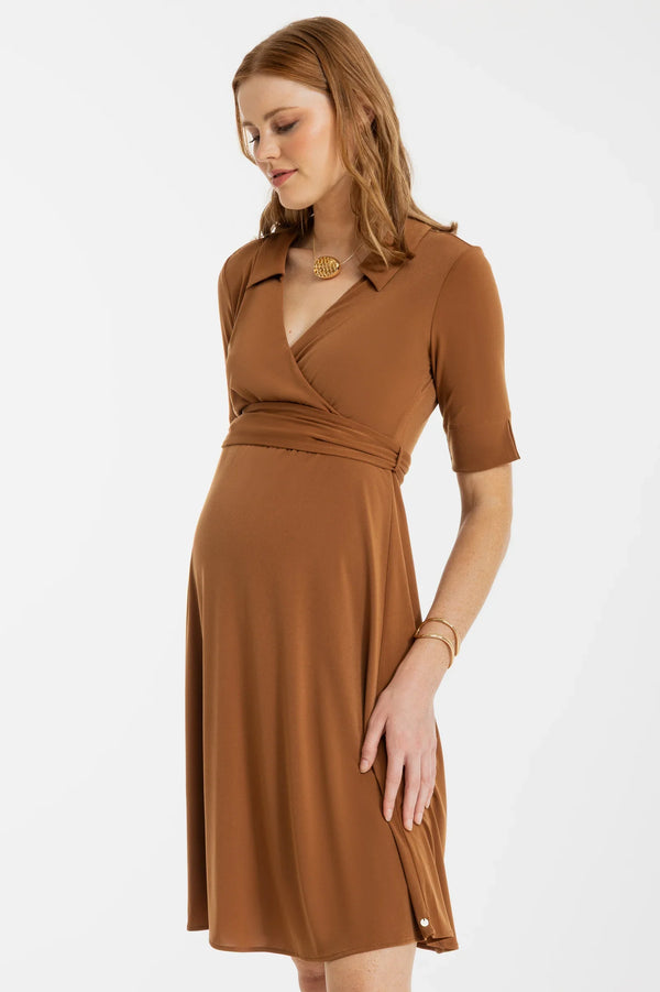 Rochie pentru gravide și alăptare, cu guler și decolteu petrecut – caramel