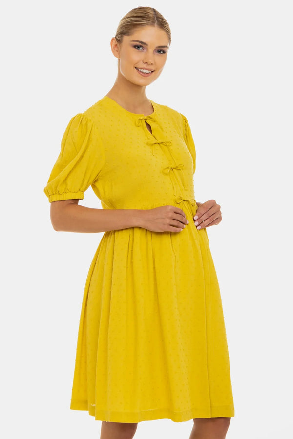 Rochie pentru gravide și alăptare cu fundițe – ocru