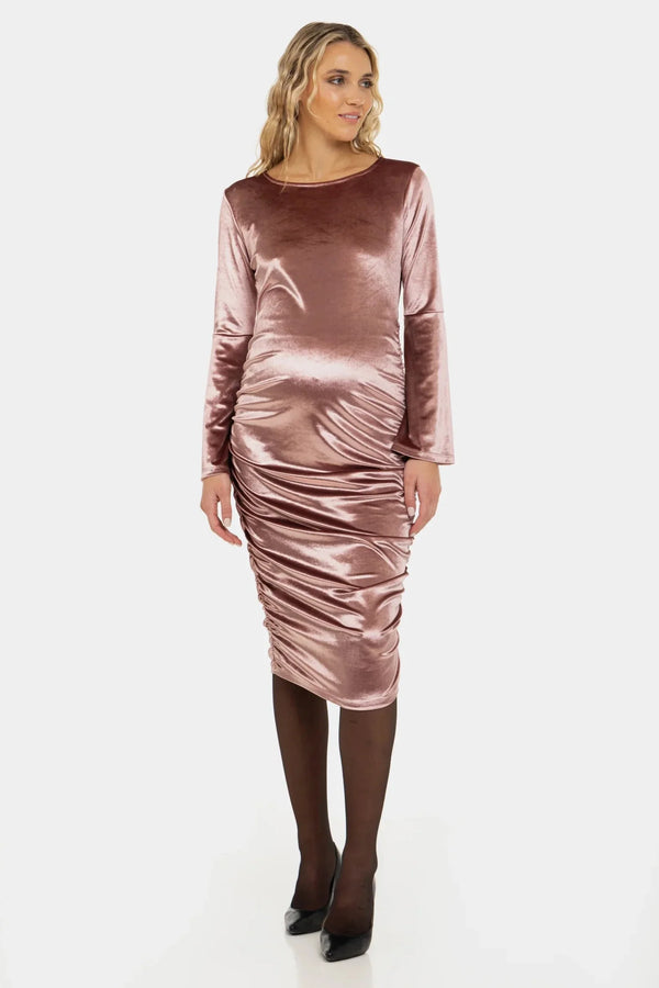 Rochie pentru gravide stralucitoare din catifea cu încrețituri - pudra