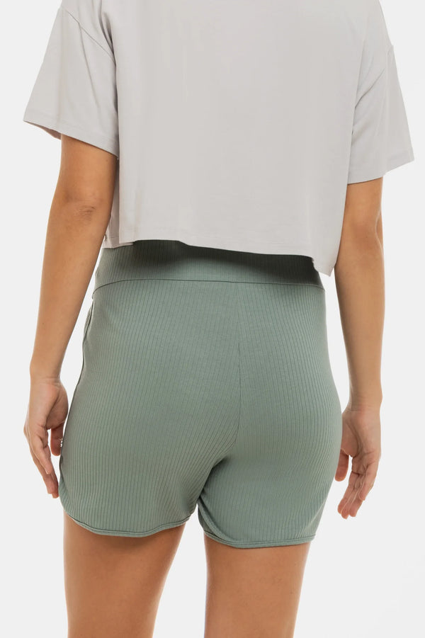 Pantaloni scurți reiați pentru gravide – mentă