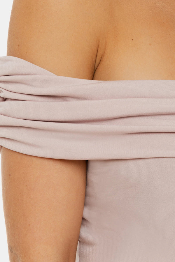 Bluză elegantă pentru gravide cu umeri căzuți  - pudră