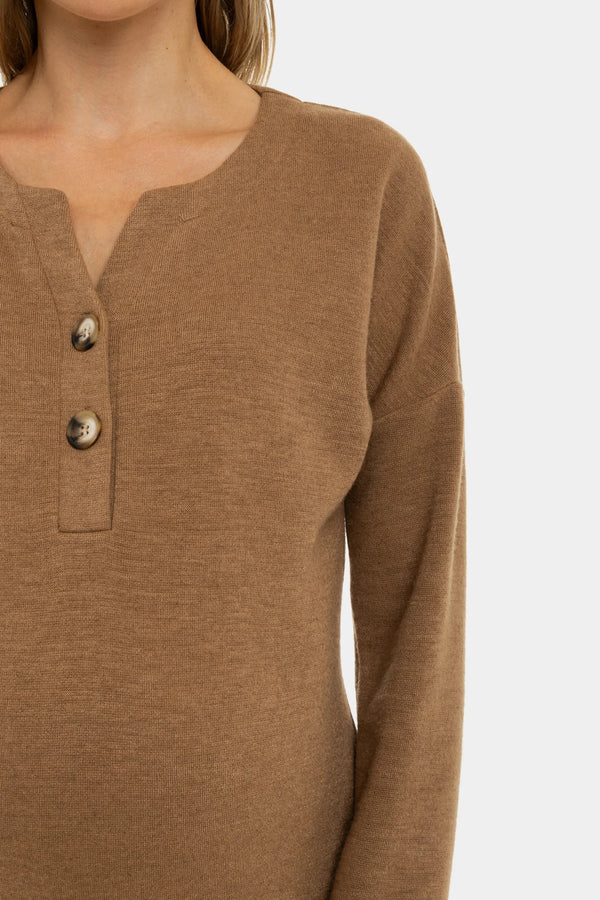 Rochie tricotată lungă pentru gravide și alăptare – caramel