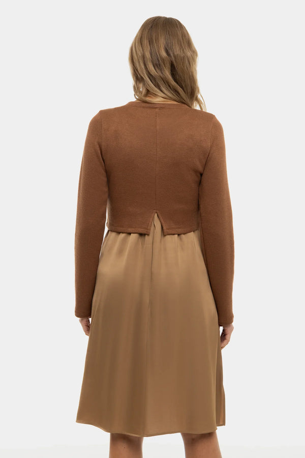 Rochie satinată cu pulover pentru gravide și alăptare - caramel