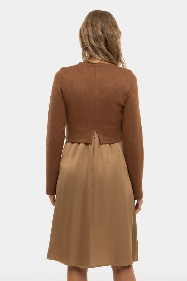 Rochie satinată cu pulover pentru gravide și alăptare - caramel