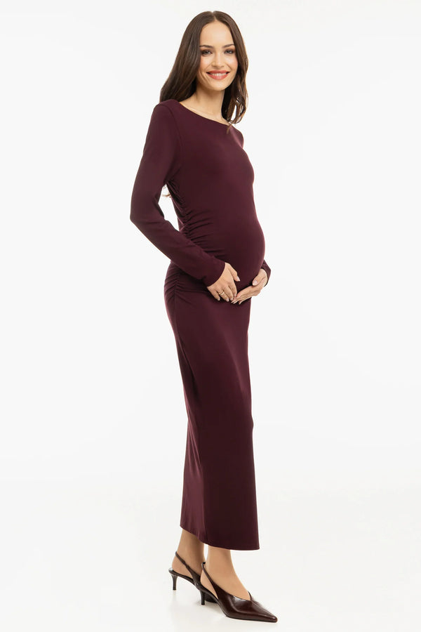 Rochie lungă elegantă cu falduri – bordo