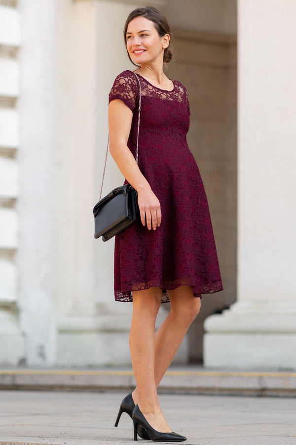 Rochie elegantă din dantelă pentru gravide – bordo