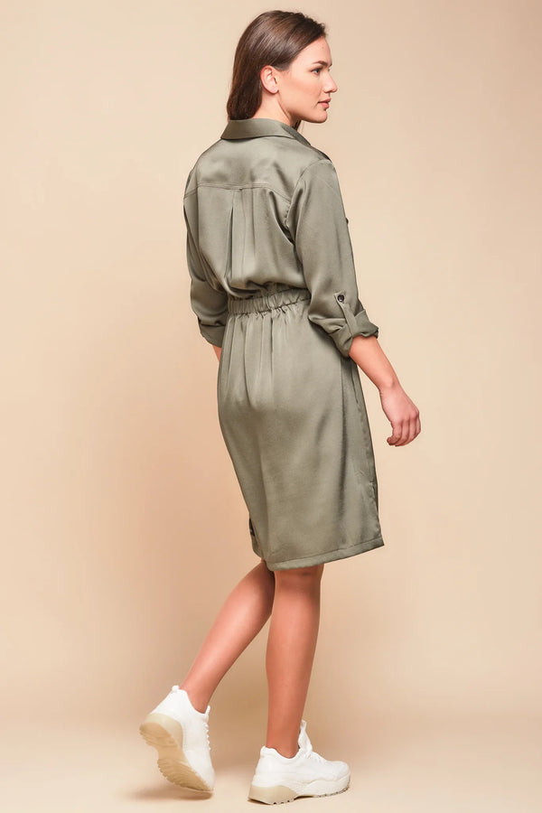 Rochie satinată pentru gravide și alăptare