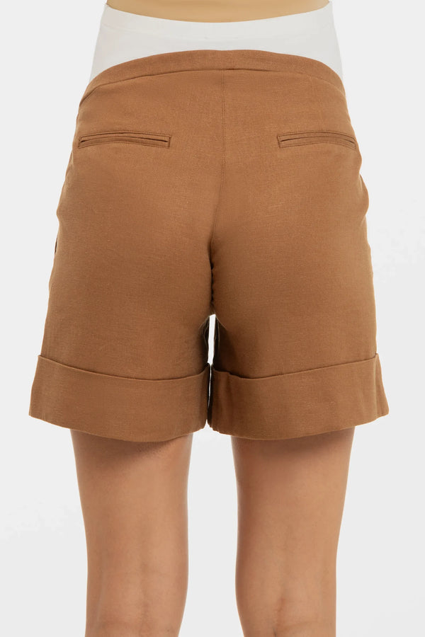 Pantaloni scurți pentru gravide cu compoziție din in – caramel
