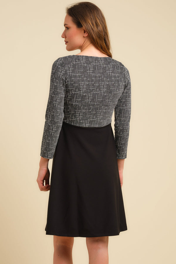 Rochie strălucitoare pentru gravide și alăptare