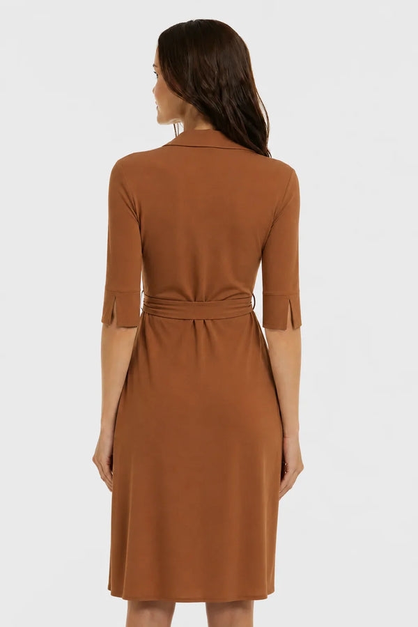 Rochie pentru gravide și alăptare, cu guler și decolteu petrecut – caramel