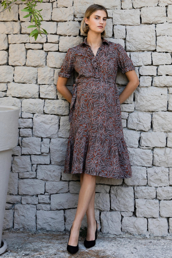 Rochie pentru gravide și alaptare cu gulerul cu volane - maro